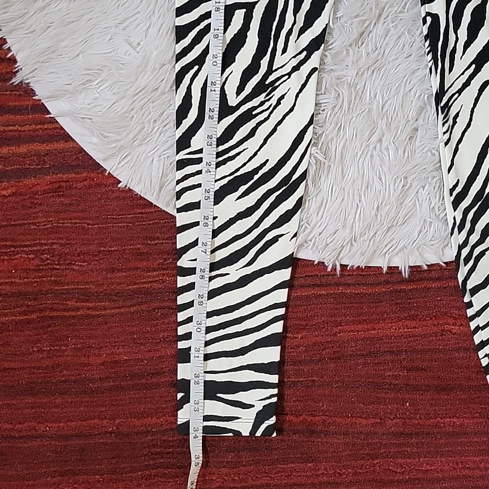 💥 NWOT Beautiful Zebra Print Set 💥 - Picture 7 of 17